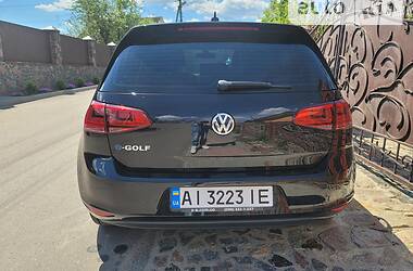 Хэтчбек Volkswagen e-Golf 2016 в Киеве