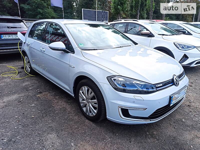 Хетчбек Volkswagen e-Golf 2018 в 