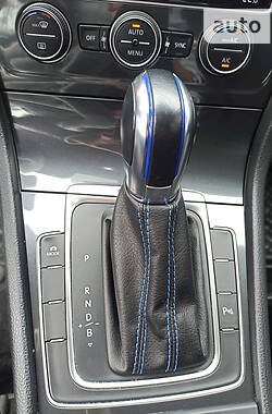 Хетчбек Volkswagen e-Golf 2018 в 