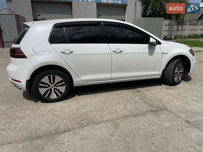 Хэтчбек Volkswagen e-Golf 2017 в Сумах