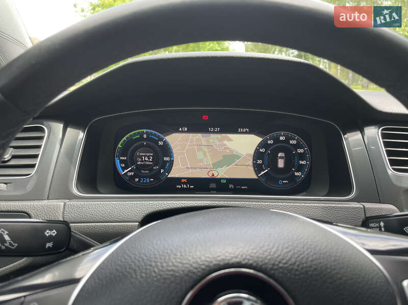 Хэтчбек Volkswagen e-Golf 2017 в Сумах