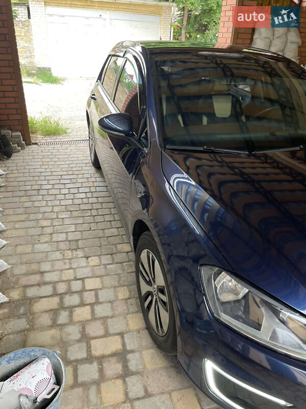 Хетчбек Volkswagen e-Golf 2016 в Одесі