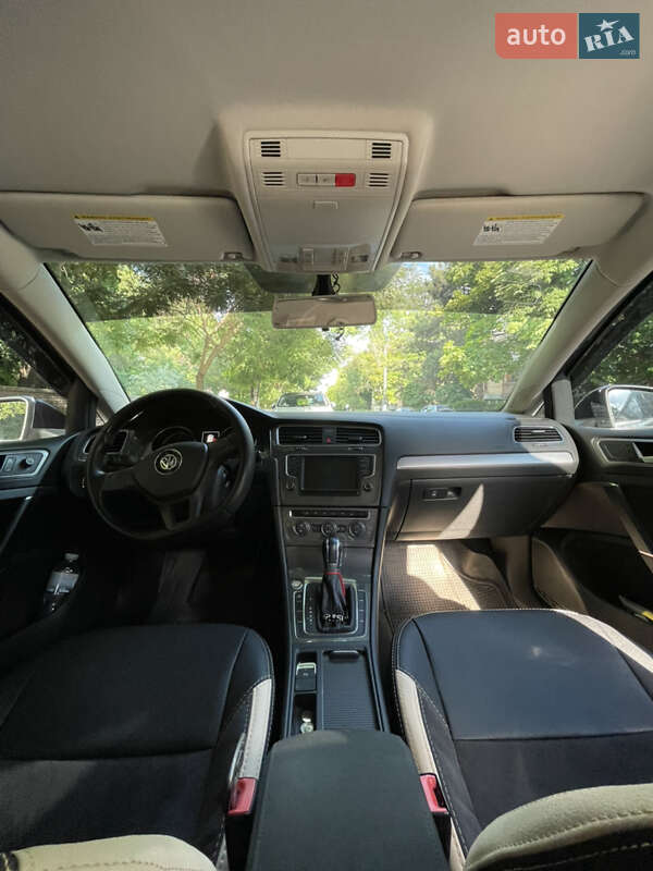 Хетчбек Volkswagen e-Golf 2016 в Одесі