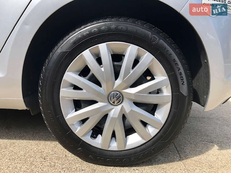 Хэтчбек Volkswagen e-Golf 2014 в Мукачево