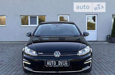 Хетчбек Volkswagen e-Golf 2018 в 