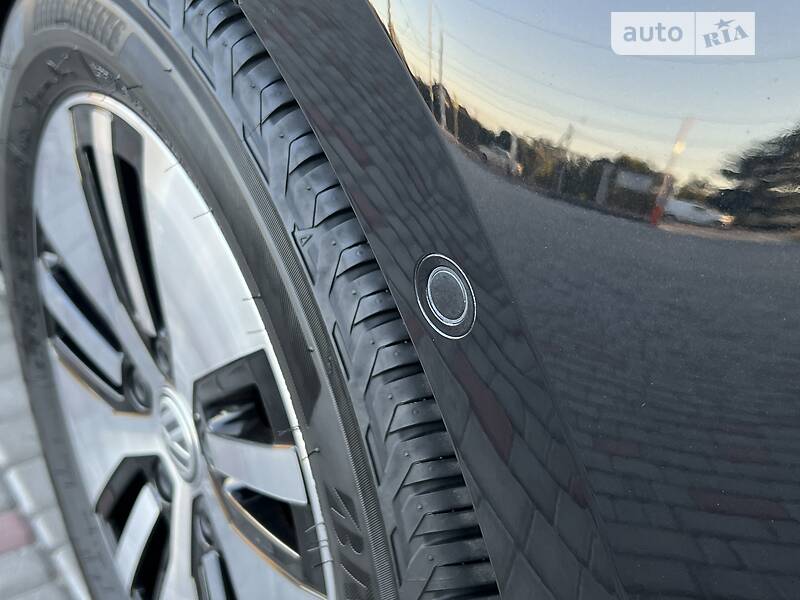 Хэтчбек Volkswagen e-Golf 2018 в Луцке