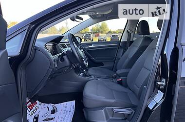 Хетчбек Volkswagen e-Golf 2018 в 