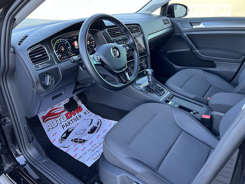 Хэтчбек Volkswagen e-Golf 2018 в Луцке