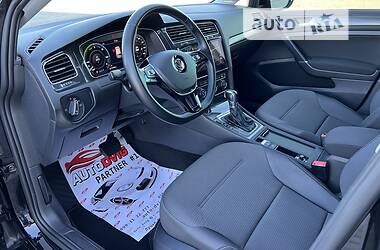 Хетчбек Volkswagen e-Golf 2018 в 