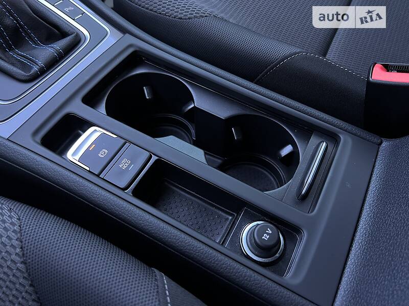 Хэтчбек Volkswagen e-Golf 2018 в Луцке