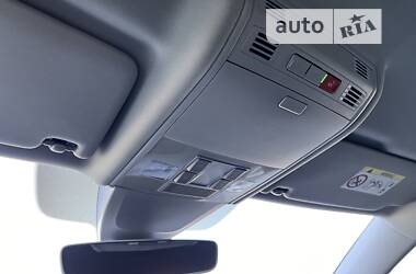 Хетчбек Volkswagen e-Golf 2018 в 