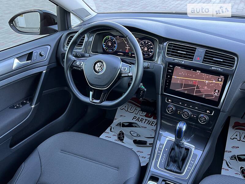 Хэтчбек Volkswagen e-Golf 2018 в Луцке