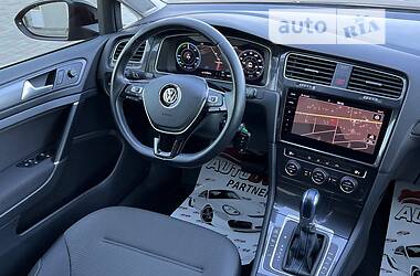 Хетчбек Volkswagen e-Golf 2018 в 