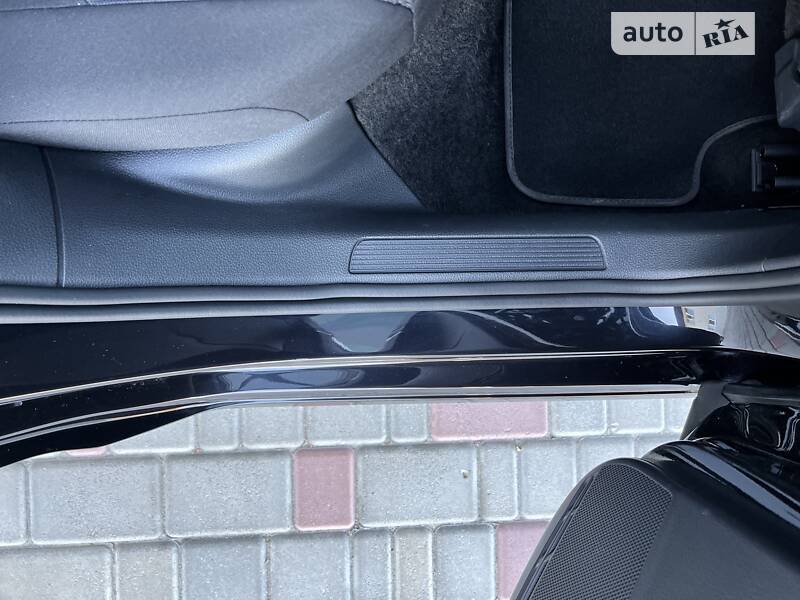 Хэтчбек Volkswagen e-Golf 2018 в Луцке