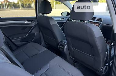 Хетчбек Volkswagen e-Golf 2018 в 