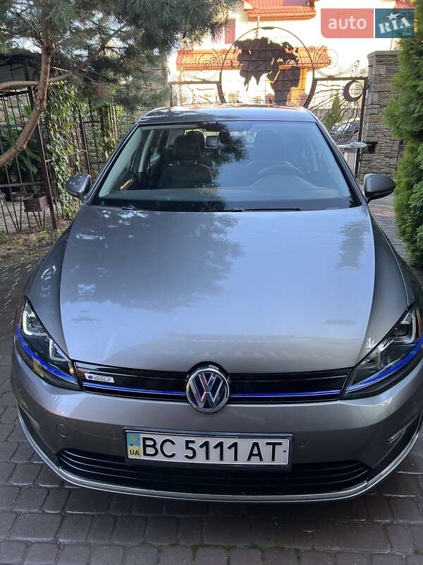 Хэтчбек Volkswagen e-Golf 2016 в Львове