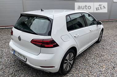 Хэтчбек Volkswagen e-Golf 2018 в Киеве