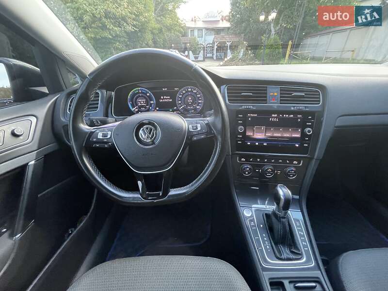 Хетчбек Volkswagen e-Golf 2017 в Одесі