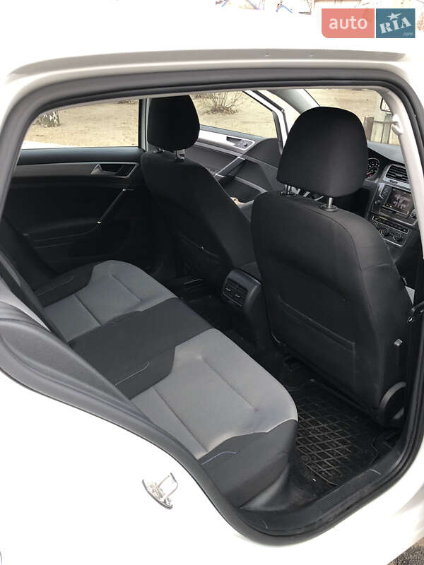 Хэтчбек Volkswagen e-Golf 2016 в Львове