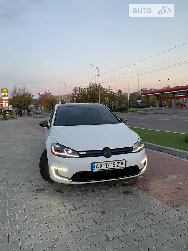 Хэтчбек Volkswagen e-Golf 2017 в Мукачево фото 4 Хэтчбек Volkswagen e-Golf 2017 в Мукачево