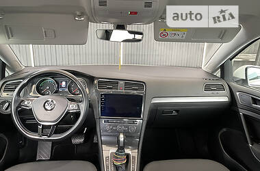 Хэтчбек Volkswagen e-Golf 2020 в 