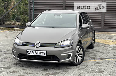 Хетчбек Volkswagen e-Golf 2015 в Стрию