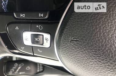 Хэтчбек Volkswagen e-Golf 2017 в 