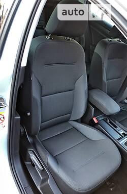 Хэтчбек Volkswagen e-Golf 2017 в 