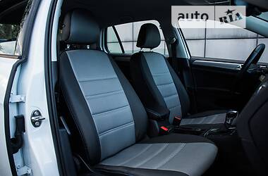 Хэтчбек Volkswagen e-Golf 2016 в 
