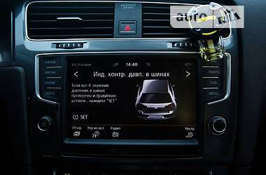 Хэтчбек Volkswagen e-Golf 2016 в 