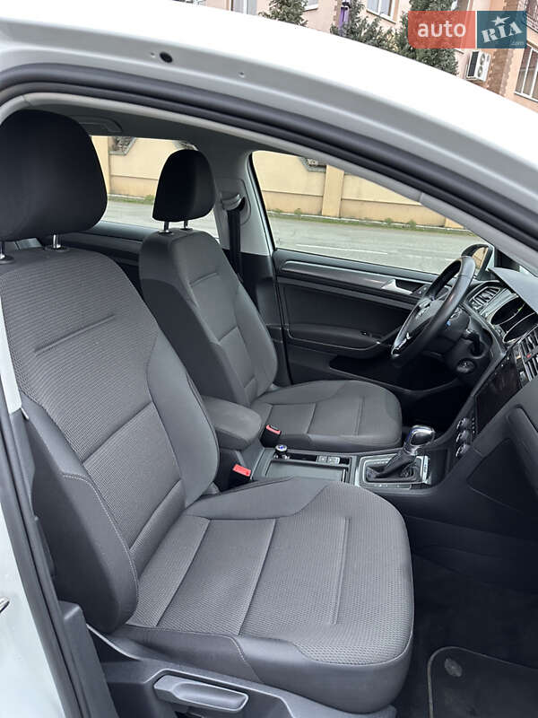 Хетчбек Volkswagen e-Golf 2018 в Мукачевому