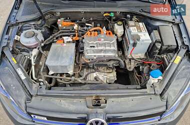 Хэтчбек Volkswagen e-Golf 2017 в 