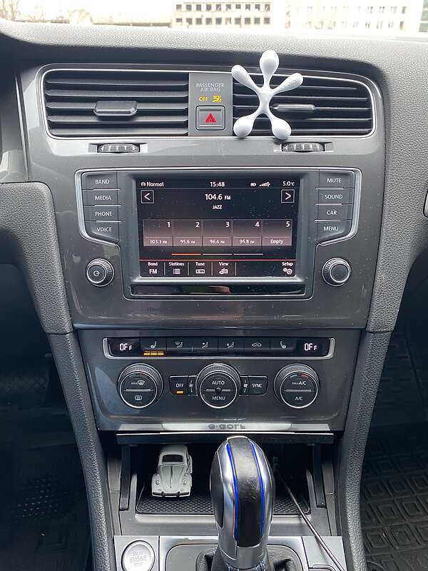 Хетчбек Volkswagen e-Golf 2016 в Києві