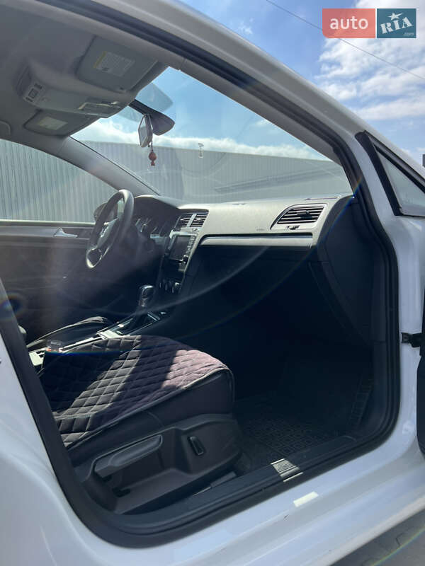 Хэтчбек Volkswagen e-Golf 2016 в Белой Церкви