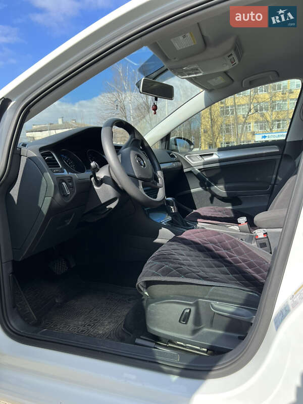 Хэтчбек Volkswagen e-Golf 2016 в Белой Церкви