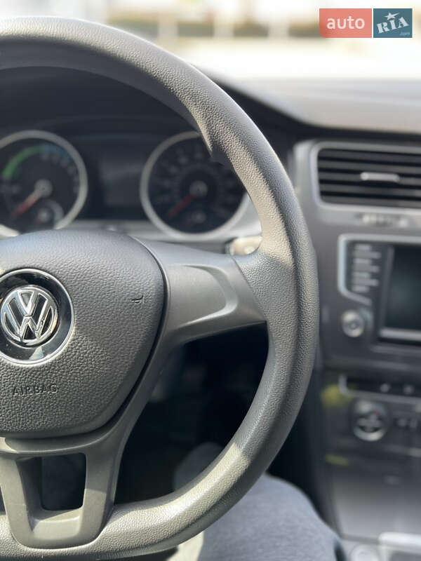 Хэтчбек Volkswagen e-Golf 2016 в Белой Церкви