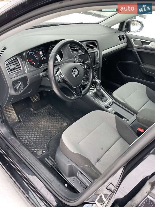 Хетчбек Volkswagen e-Golf 2015 в Львові