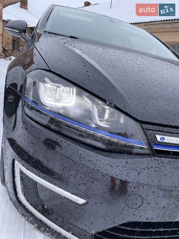 Хетчбек Volkswagen e-Golf 2015 в Львові