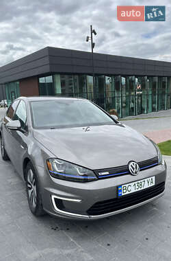 Хэтчбек Volkswagen e-Golf 2015 в Городке