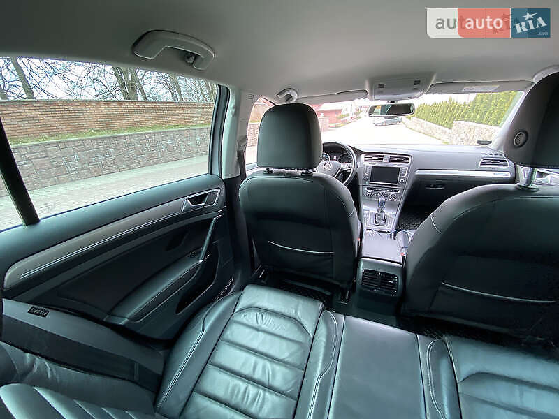 Хетчбек Volkswagen e-Golf 2015 в Хмельницькому