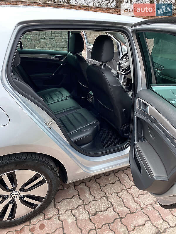 Хетчбек Volkswagen e-Golf 2015 в Хмельницькому