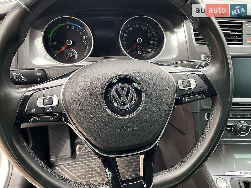 Хетчбек Volkswagen e-Golf 2015 в Хмельницькому