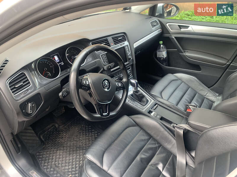 Хетчбек Volkswagen e-Golf 2015 в Хмельницькому