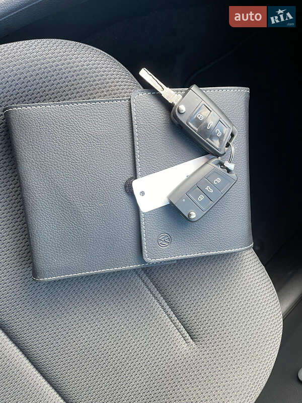 Хетчбек Volkswagen e-Golf 2018 в Шептицькому