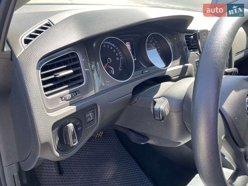 Хэтчбек Volkswagen e-Golf 2016 в Тернополе фото 15 Хэтчбек Volkswagen e-Golf 2016 в Тернополе