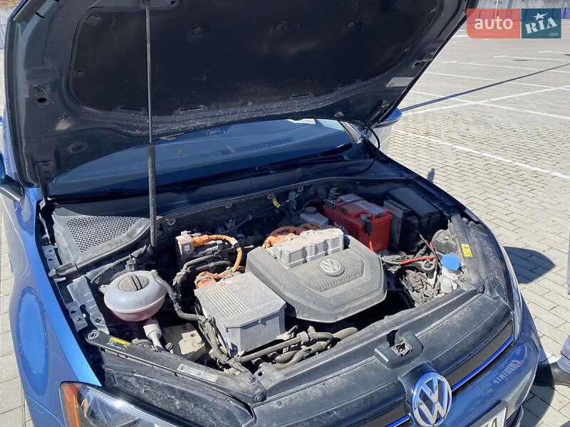 Хэтчбек Volkswagen e-Golf 2016 в Тернополе фото 27 Хэтчбек Volkswagen e-Golf 2016 в Тернополе