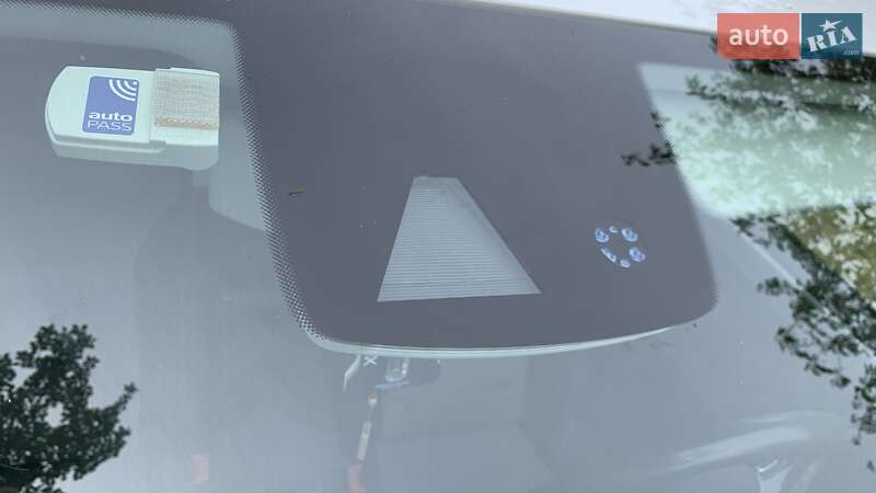 Хетчбек Volkswagen e-Golf 2014 в Ужгороді