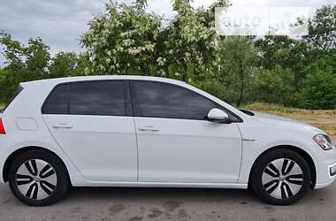 Хэтчбек Volkswagen e-Golf 2016 в Запорожье