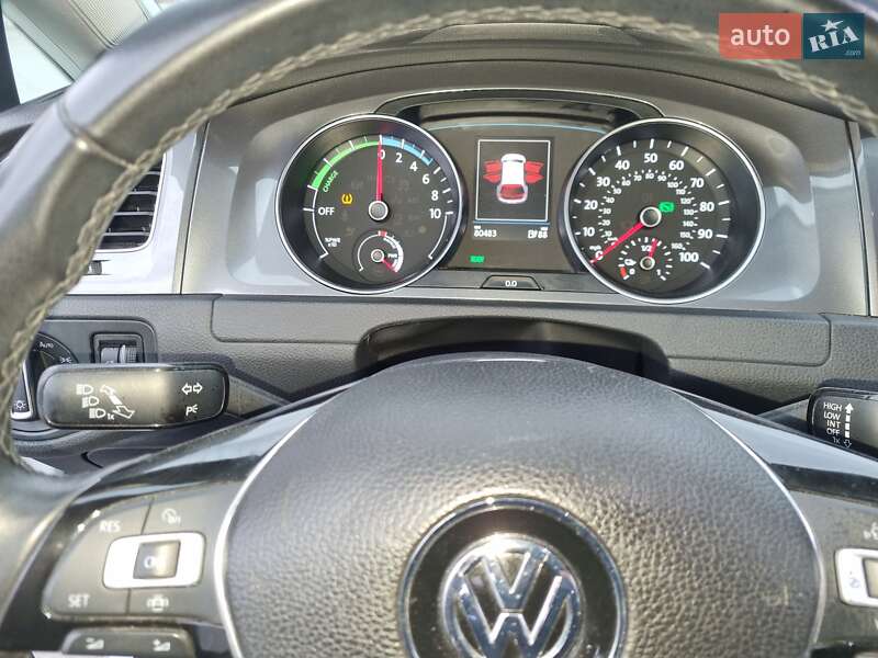 Хетчбек Volkswagen e-Golf 2016 в Запоріжжі