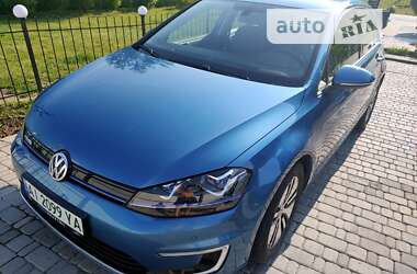Хэтчбек Volkswagen e-Golf 2015 в Обухове
